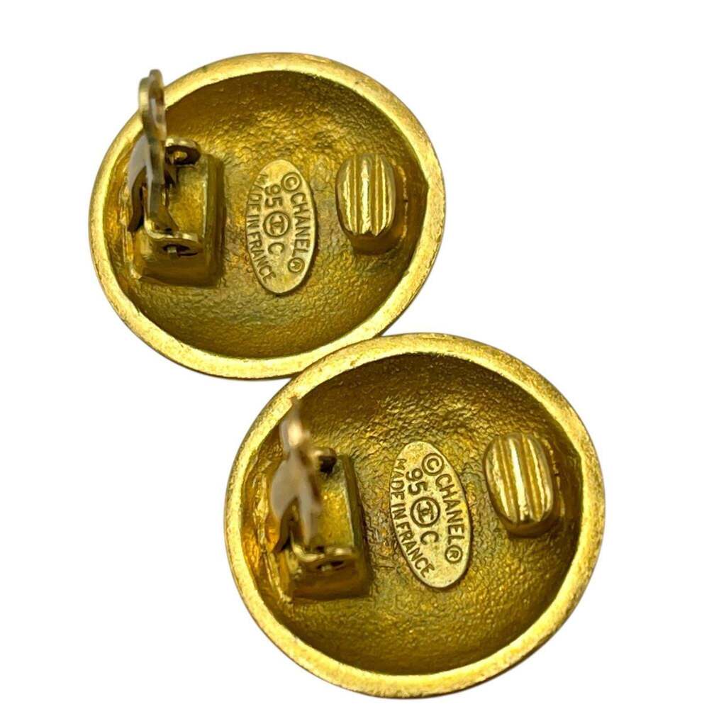 CHANEL Vintage Gold Logo Earrings - Picture 5 of 6